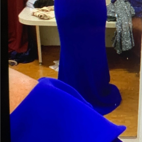 Beautiful blue gown Betsey and Adam size 4 . So pretty mermaid fit… NWT 💙 - Picture 7 of 16